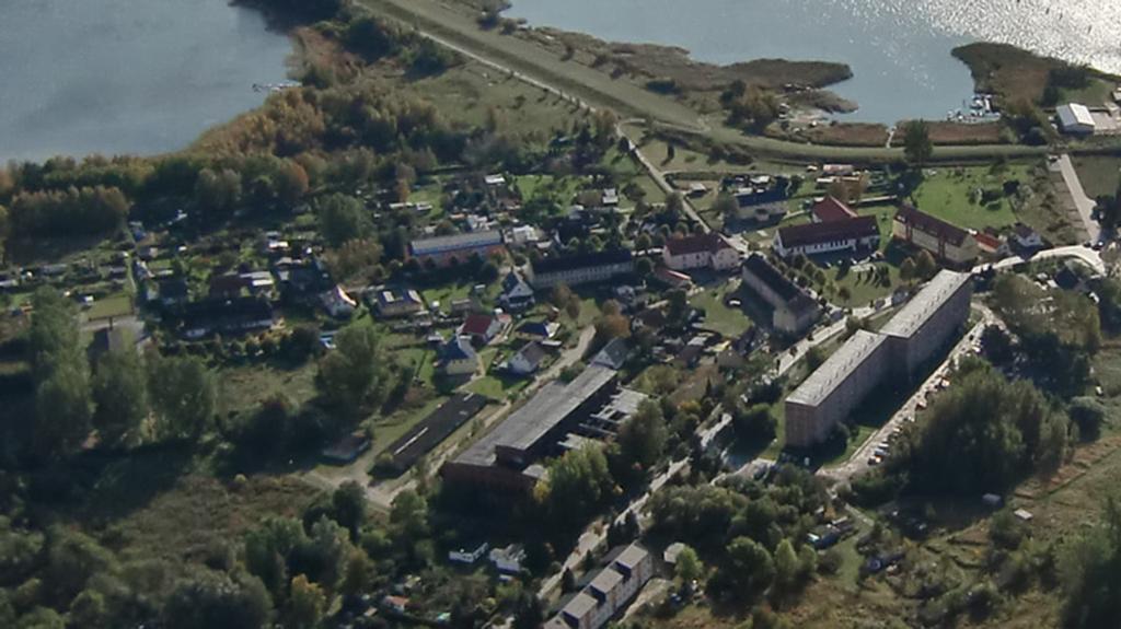 Hotel Und Restaurant "Zur Zwiebel" Peenemünde Esterno foto