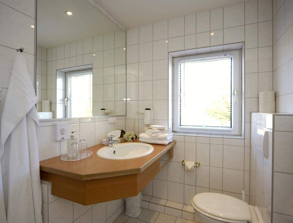 Hotel Und Restaurant "Zur Zwiebel" Peenemünde Camera foto